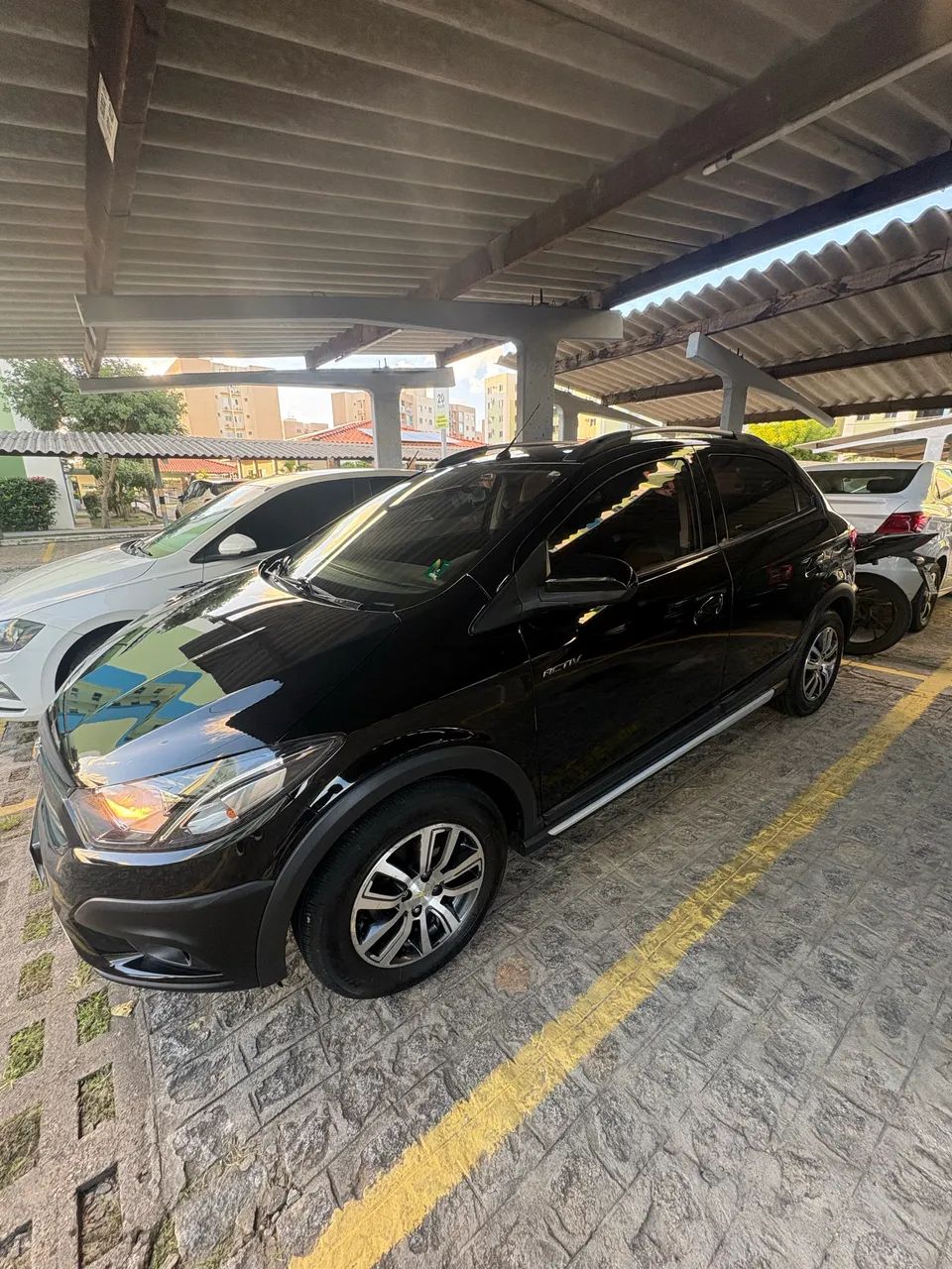 Chevrolet Onix Activ 1.4 8V Flex Aut. 4P 2018 - Foto 3