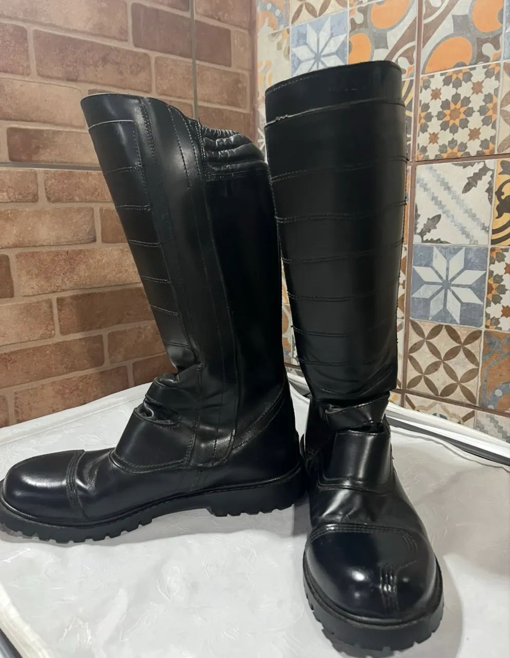 Bota kollucci couro nova na caixa  - Foto 3
