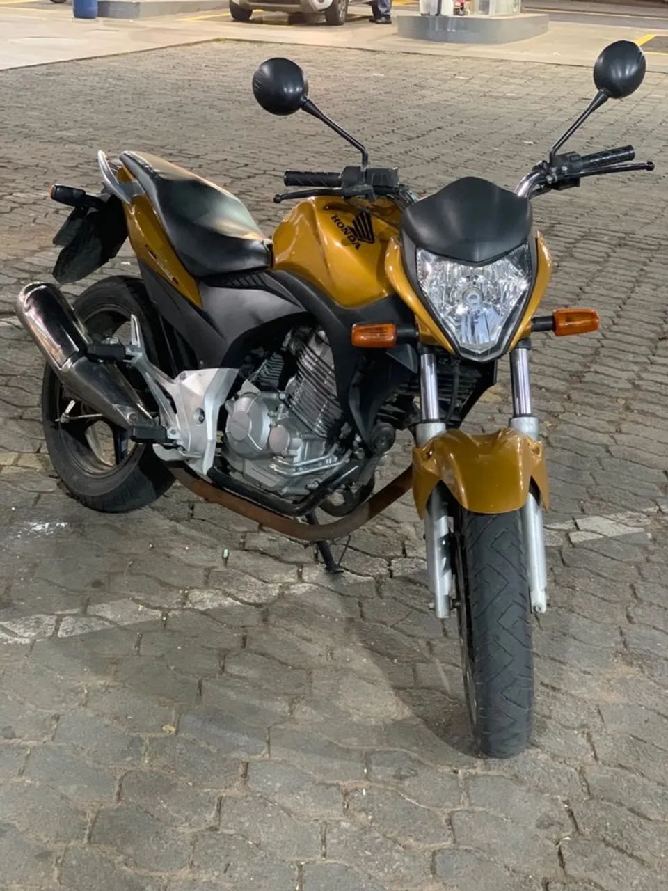 CB 300 