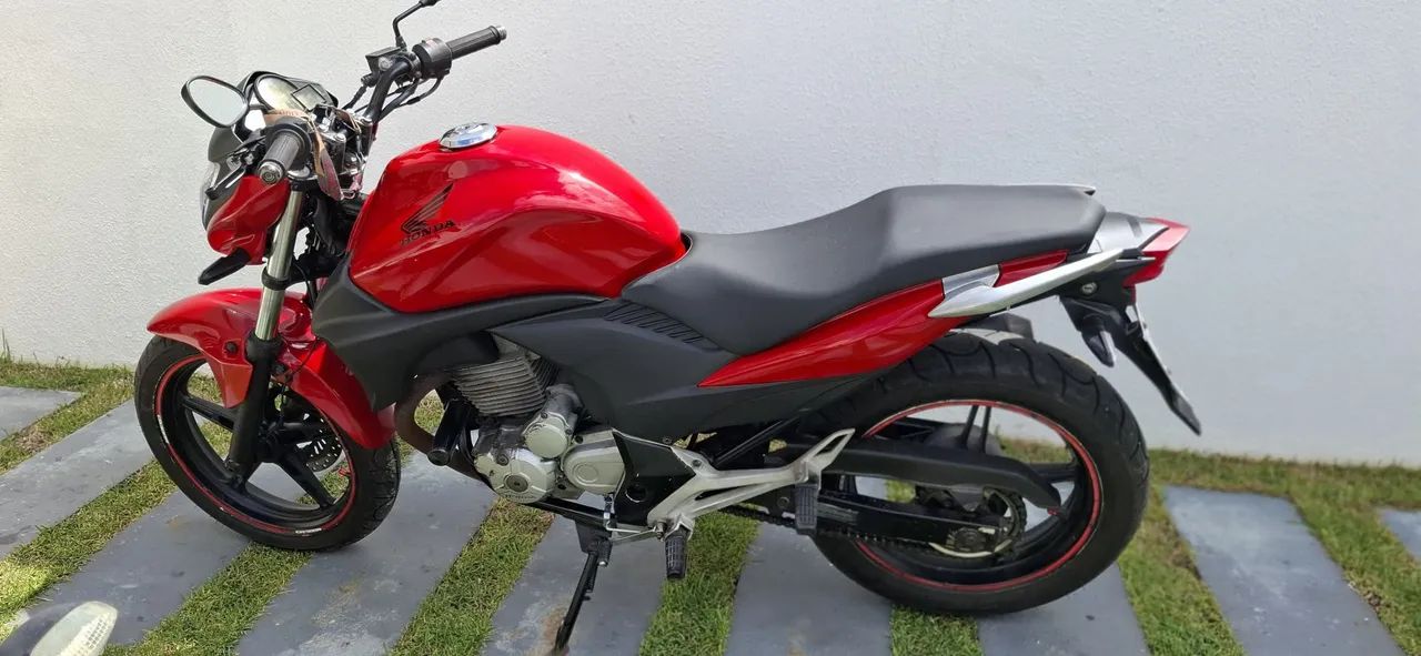 Vendo CB300 extremamente conservada - Foto 3