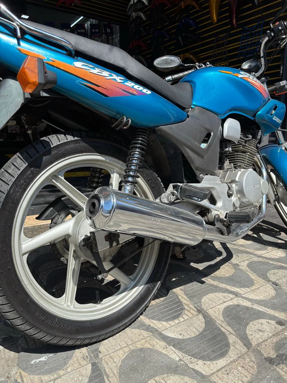 CBX Strada 200 - Foto 2