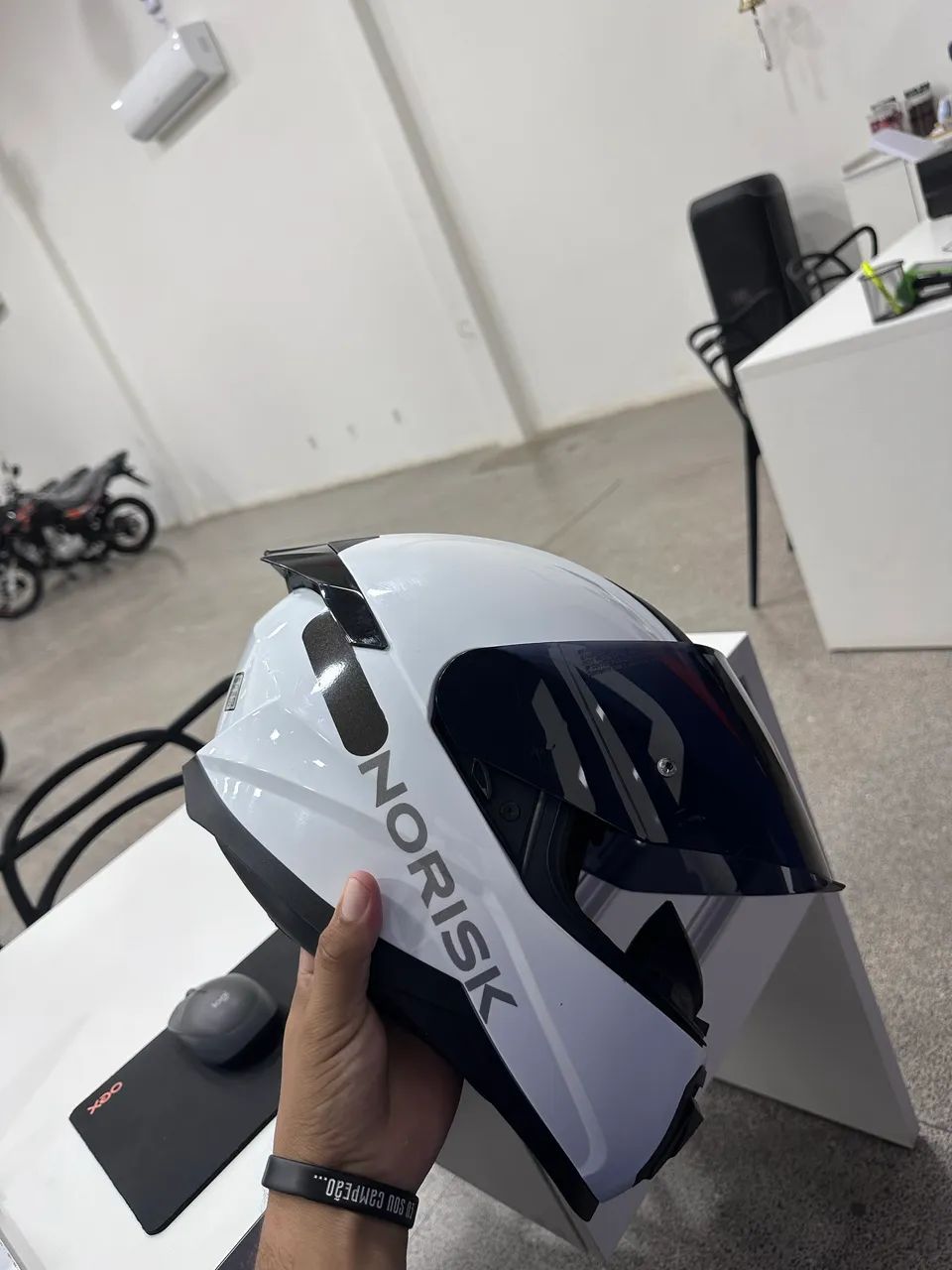Vende-se Capacete NORISK SEMI NOVO