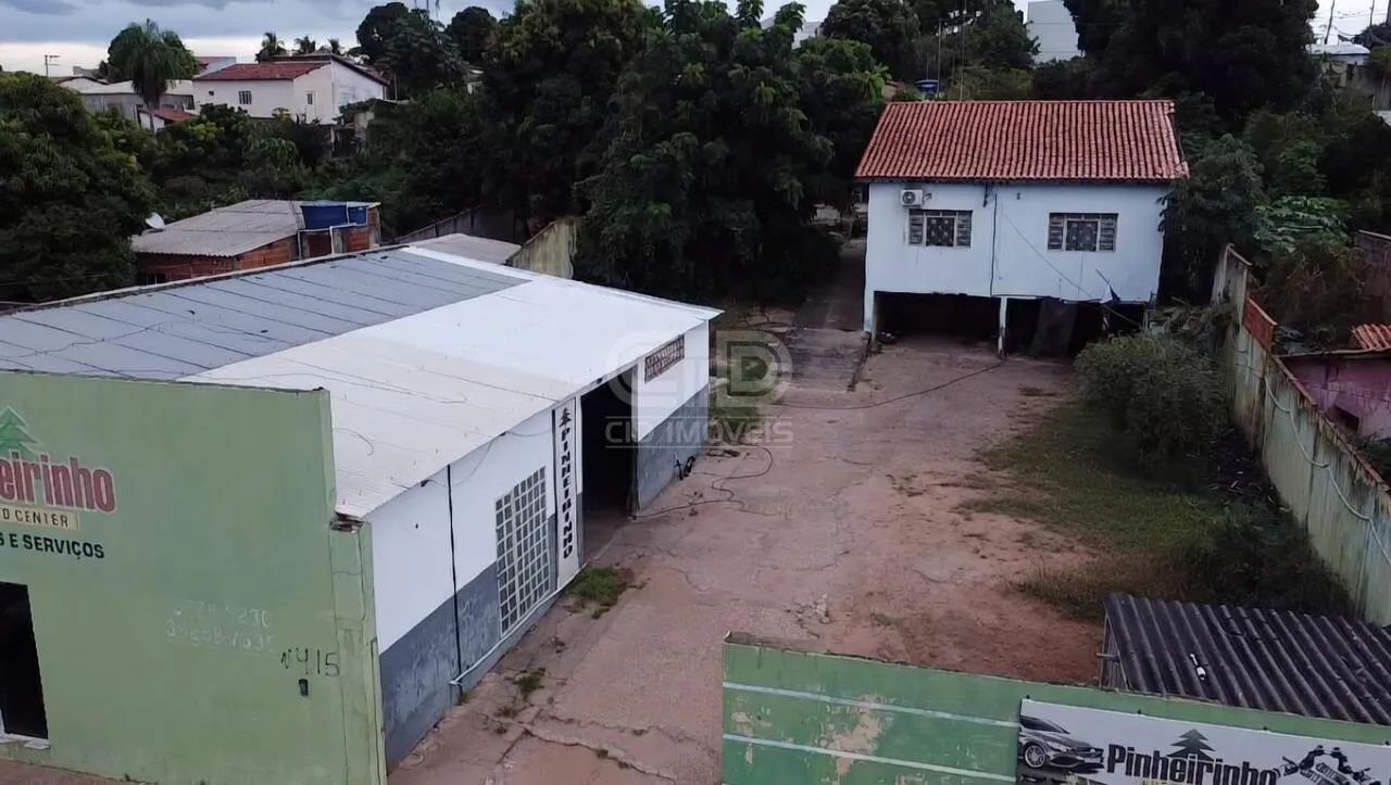 Casa comercial à venda no bairro Poção