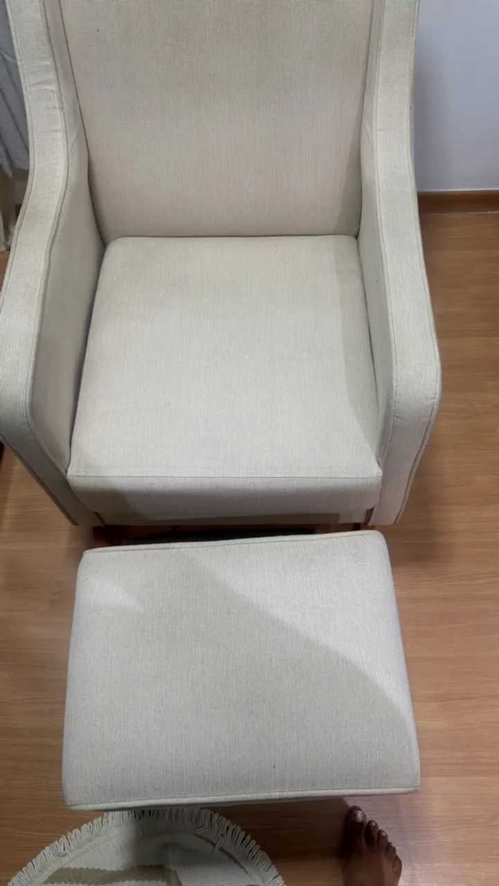 Vendo Poltrona amamentação com apoio de pé - Foto 4