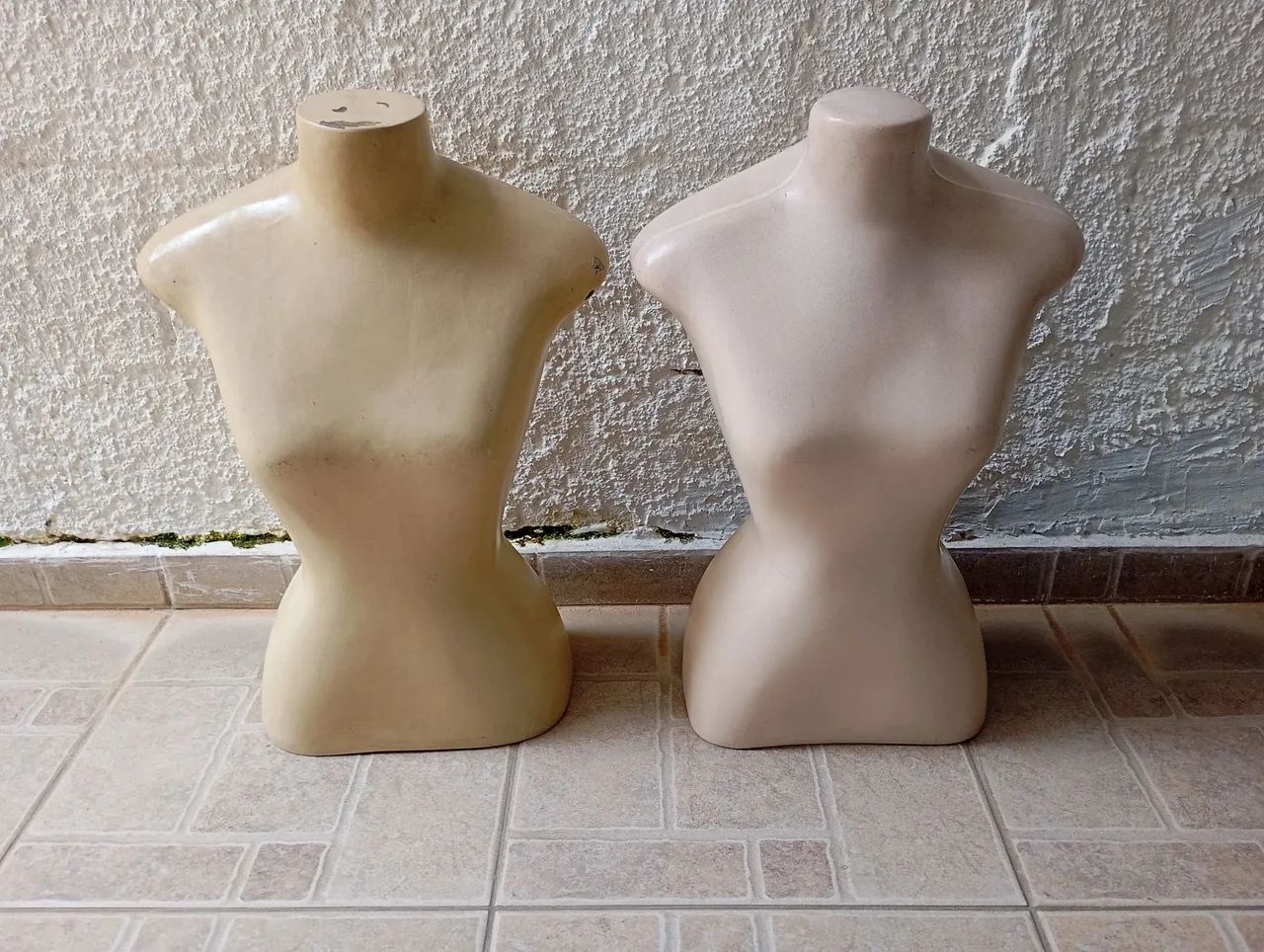 Manequim feminino meio corpo