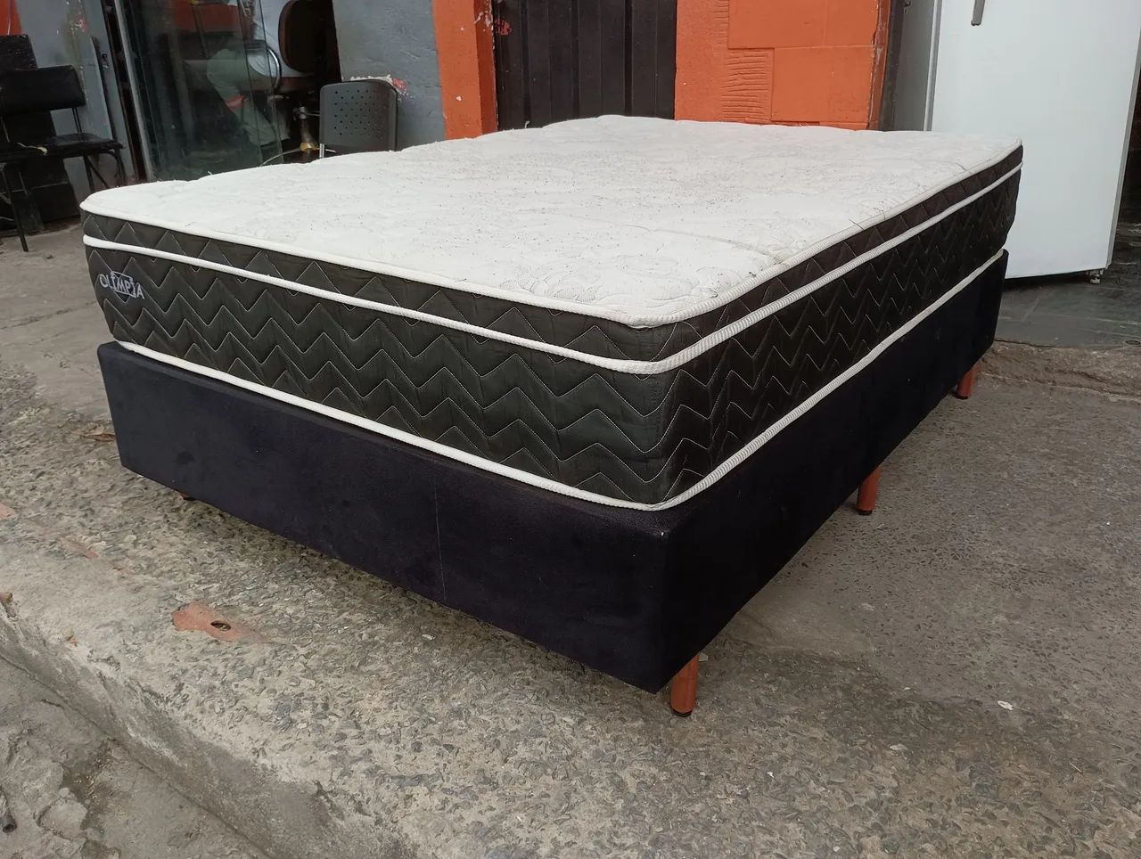 Conjunto Box Colchão Molas Paropas Extrapedic Olímpia + Base Crc Suede Black Semi Nova ! - Foto 2
