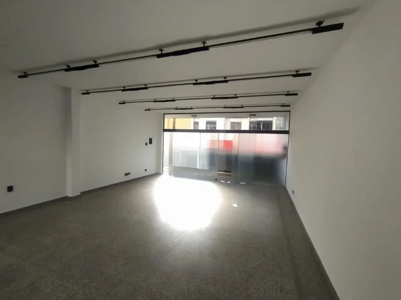 Sala Comercial à venda no bairro Centro. - Foto 3