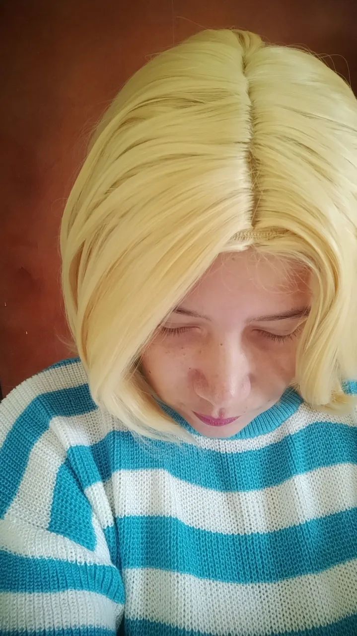 Peruca Loira curta com raiz falsa  - Foto 3