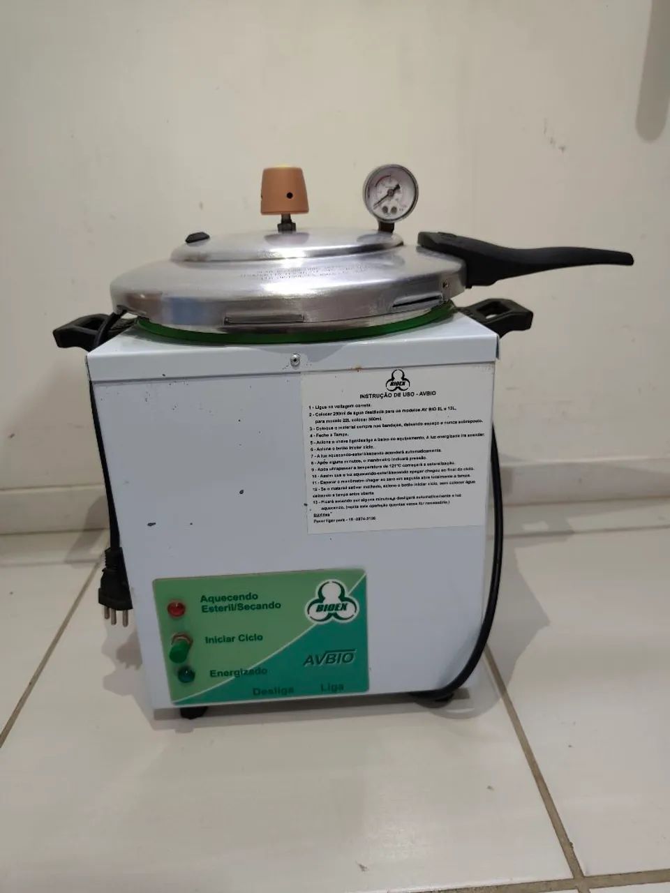 !!!PARA TORRAR!!!  VENDO AUTOCLAVE PARA MANICURE 