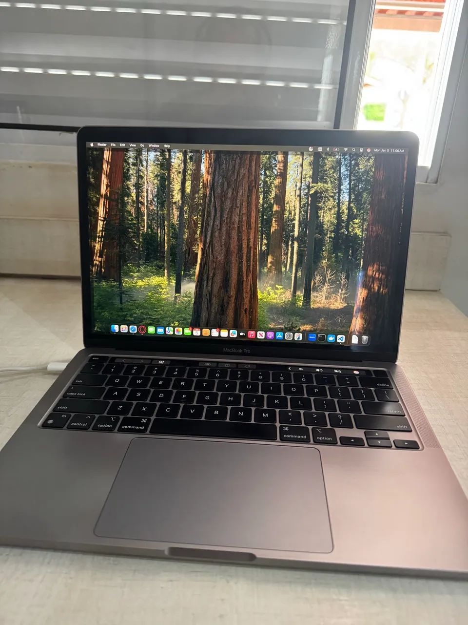 Macbook Pro 2022 13 M2 8gb 256gb - Notebooks - Aclimação