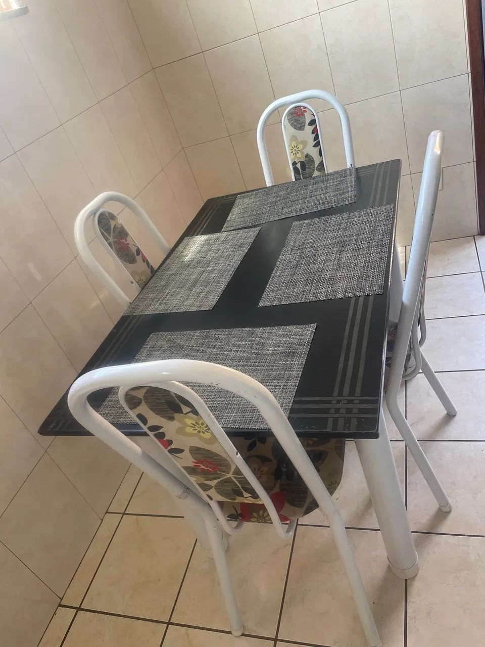 Mesa 4 cadeira 
