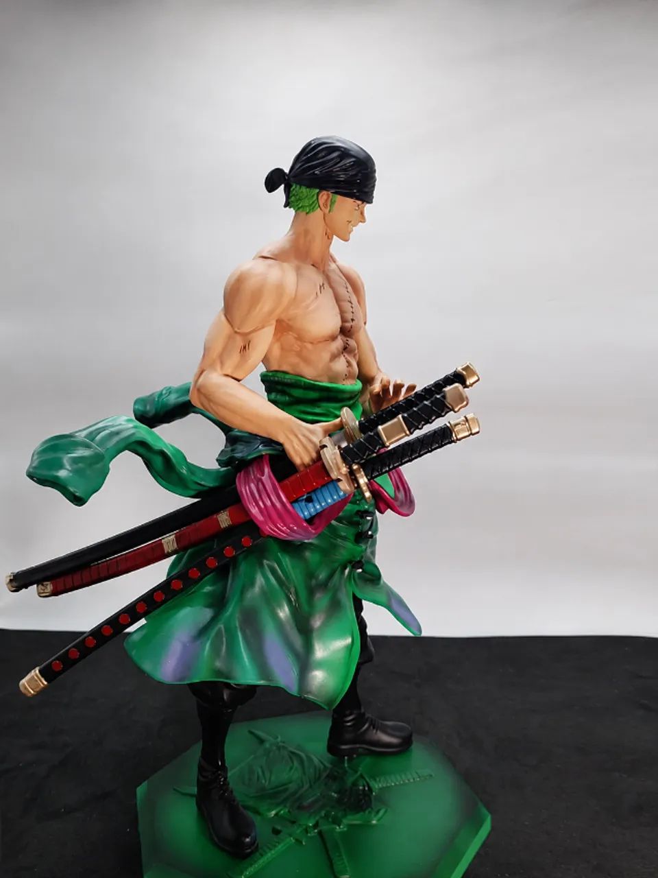 Roronoa Zoro 28cm - One Piece Colecionável - Foto 2