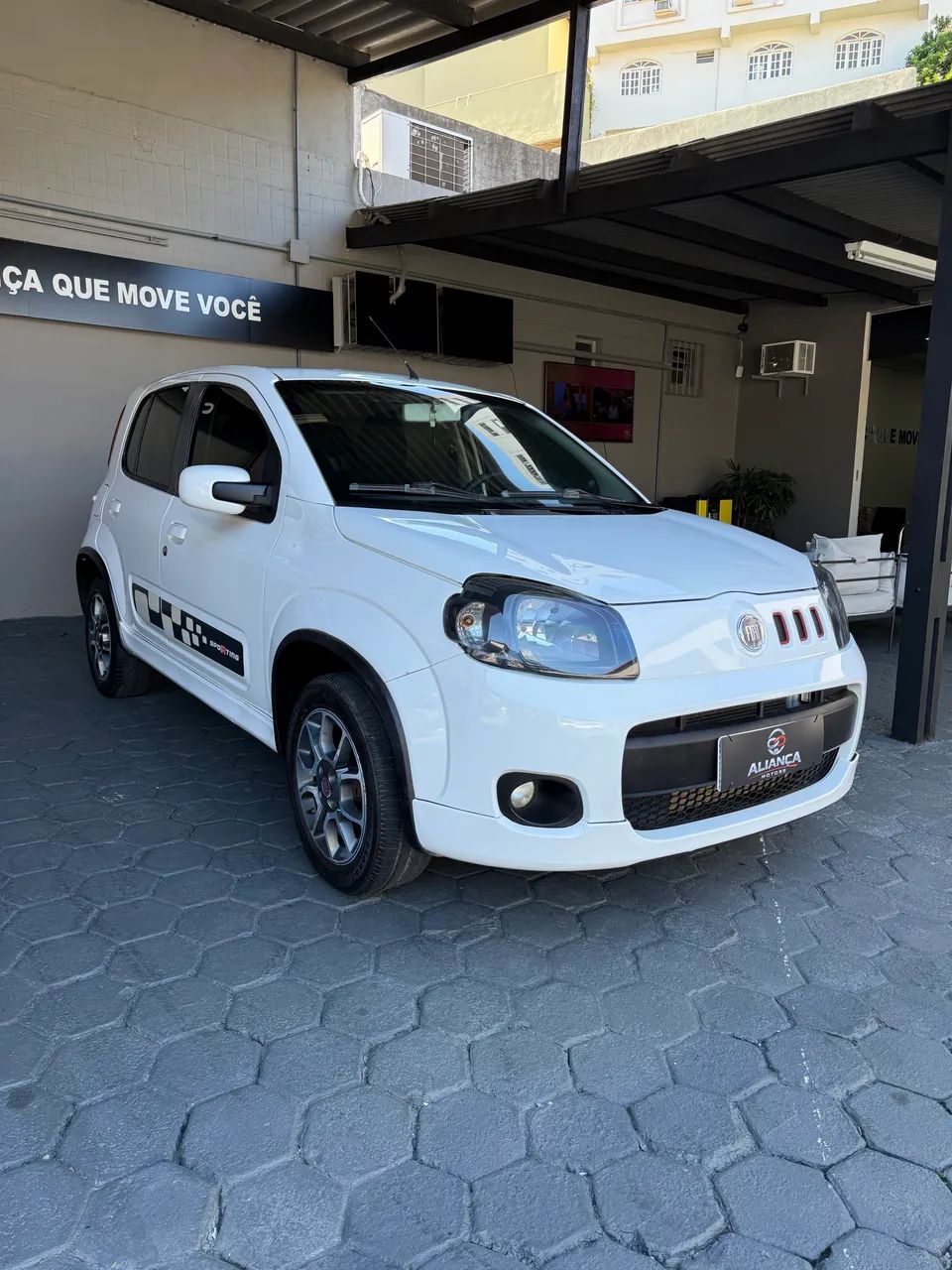 Fiat Uno Sporting 1.4 EVO Fire Flex 8V 4P 2012 - Foto 3