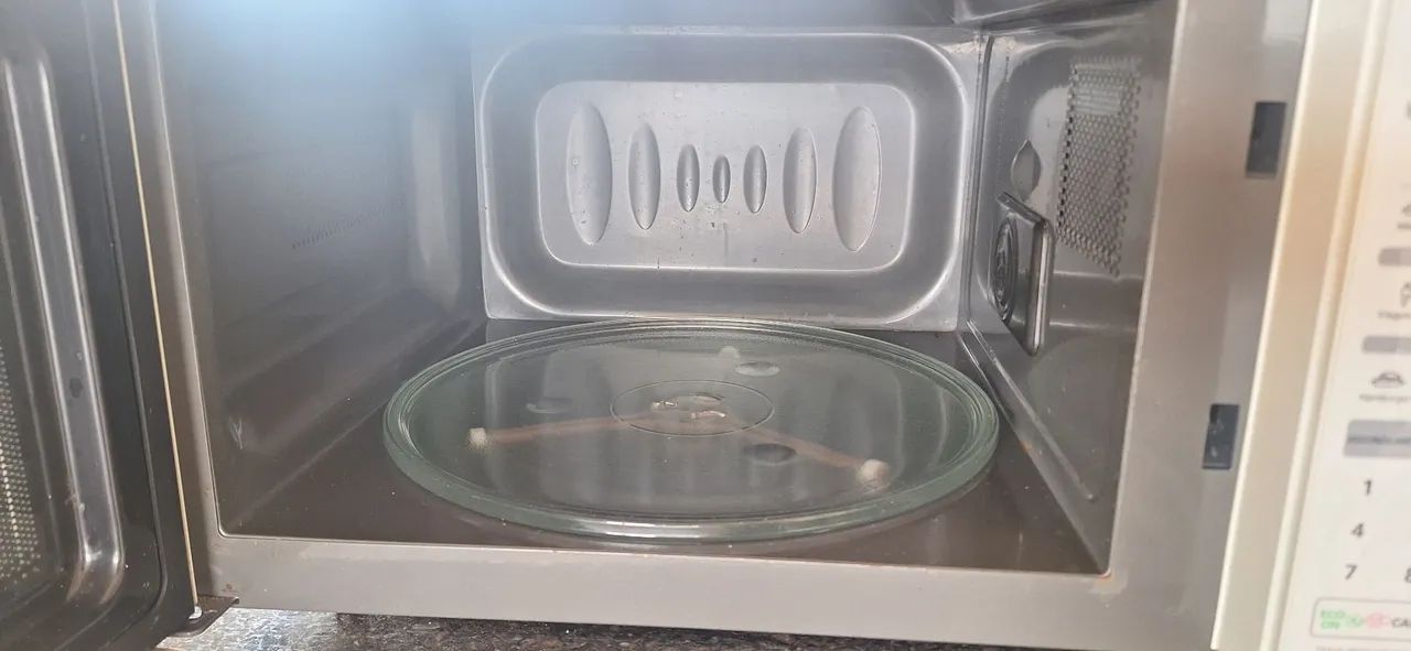 Micro-ondas LG 30 litros usado - Foto 4