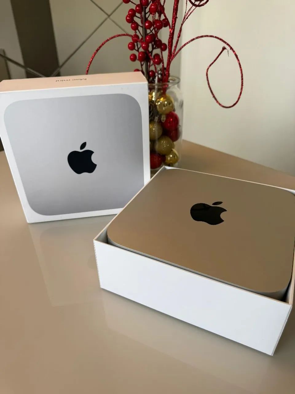 【極美品】 Mac mini M2 8GB 256SSD Mac Mini Apple M2 8GB - SSD 256GB - Mais Store