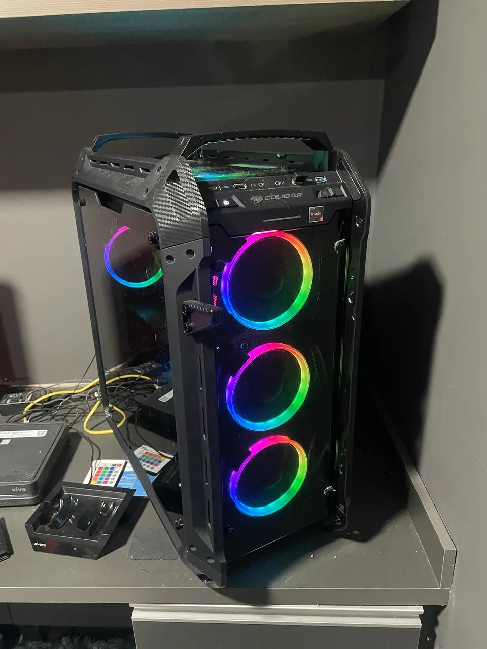 Gabinete Cougar Evo