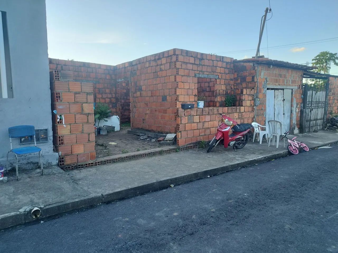 Casa quase no ponto do madeiramento - Foto 2