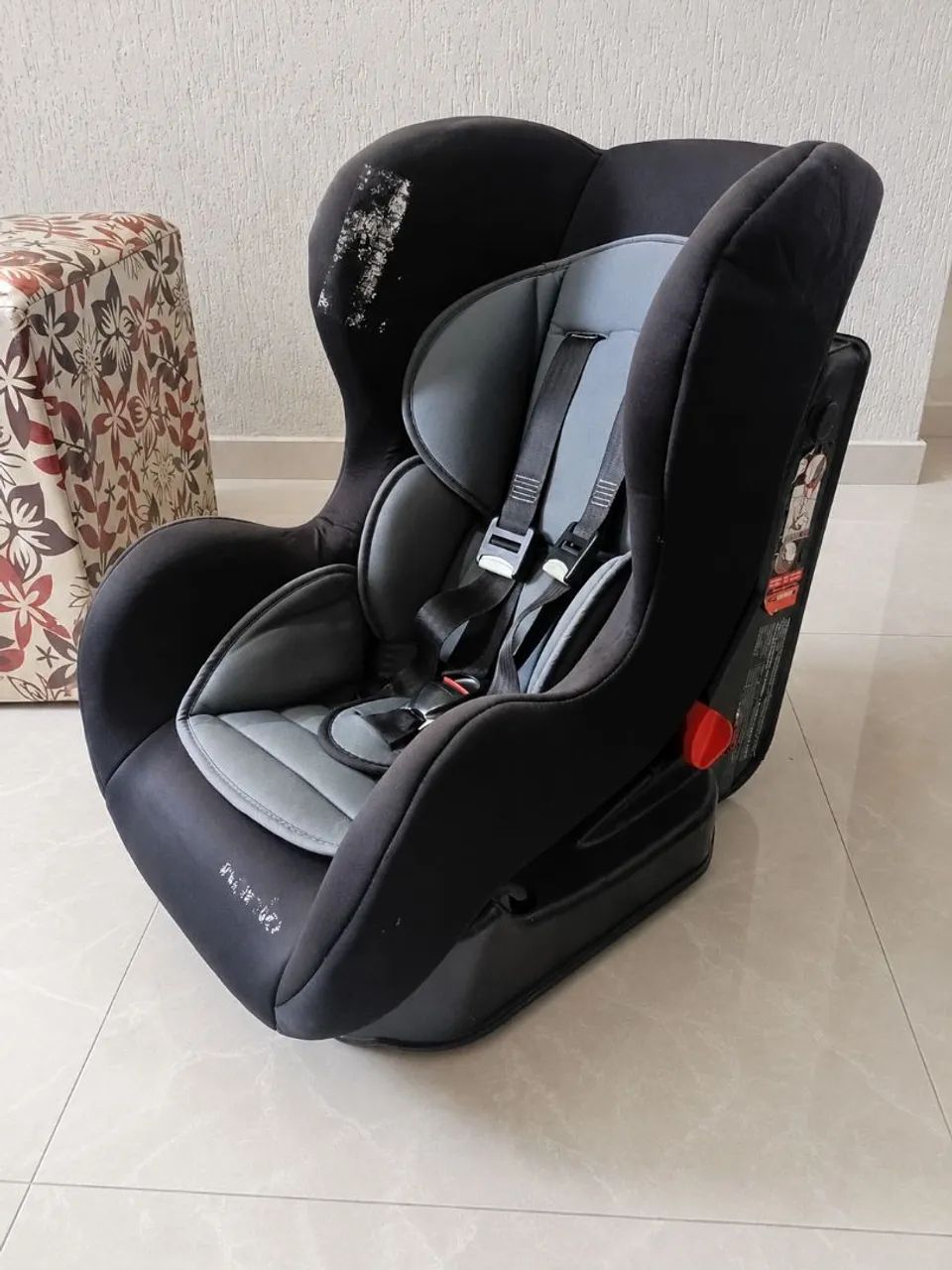 Bebê conforto da marca Nania.