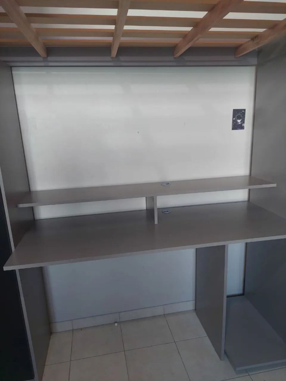 Vendo cama com mesa de estudo e armário  - Foto 2