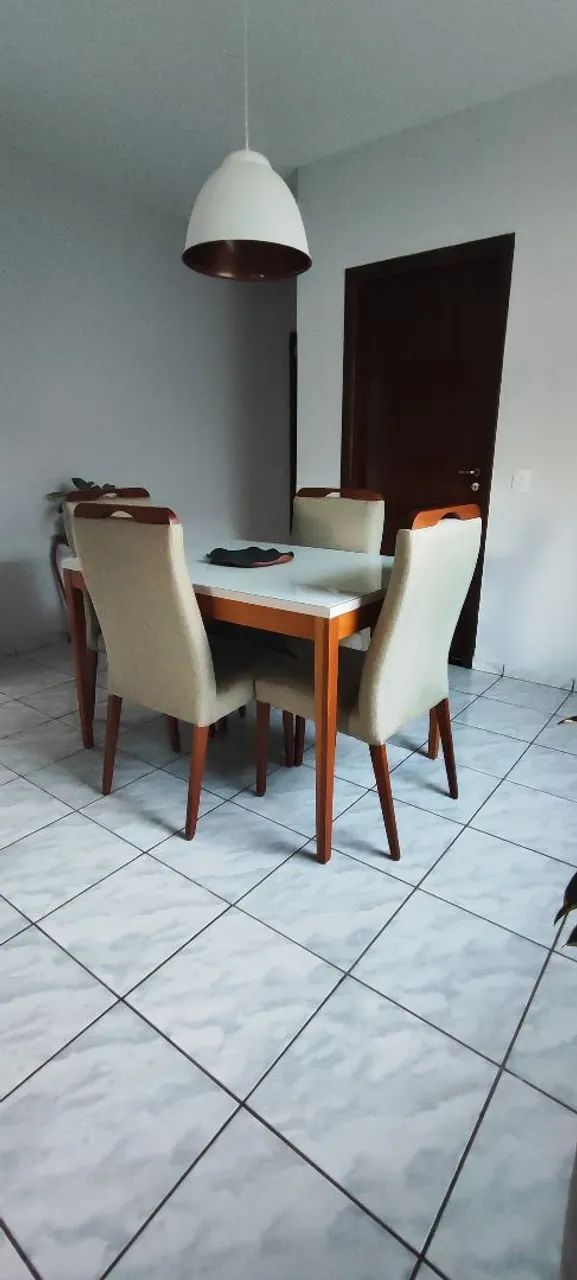 Mesa de jantar com.cadeiras - Foto 2