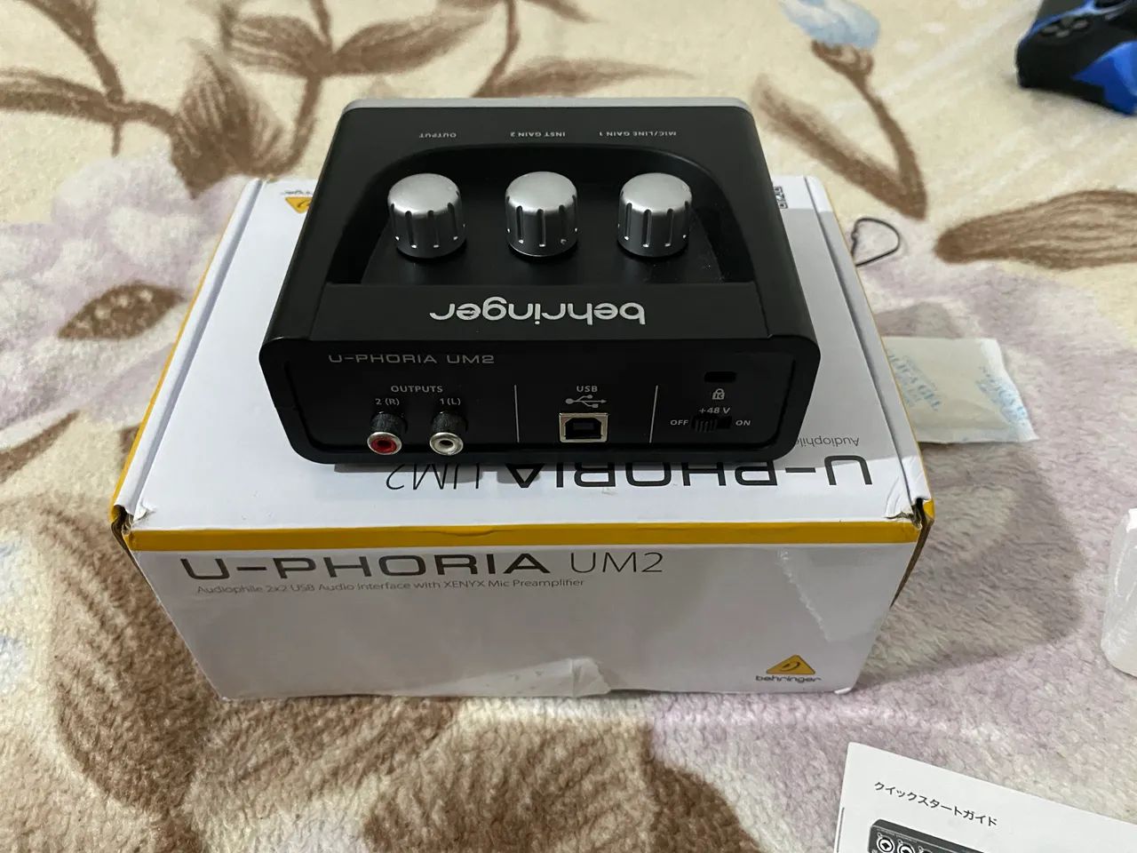 Interface de Áudio Behringer U-Phoria UM2 Preta - Foto 2