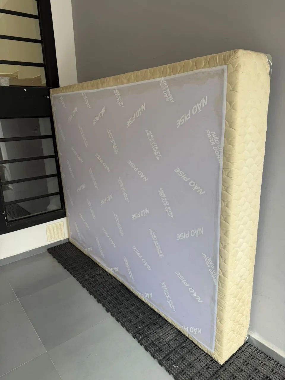 Box Cama Queen Em Ótimo Estado - Foto 3