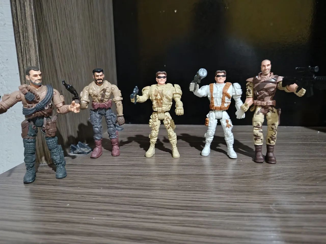 Bonecos de ação Lenard novos  - Foto 4