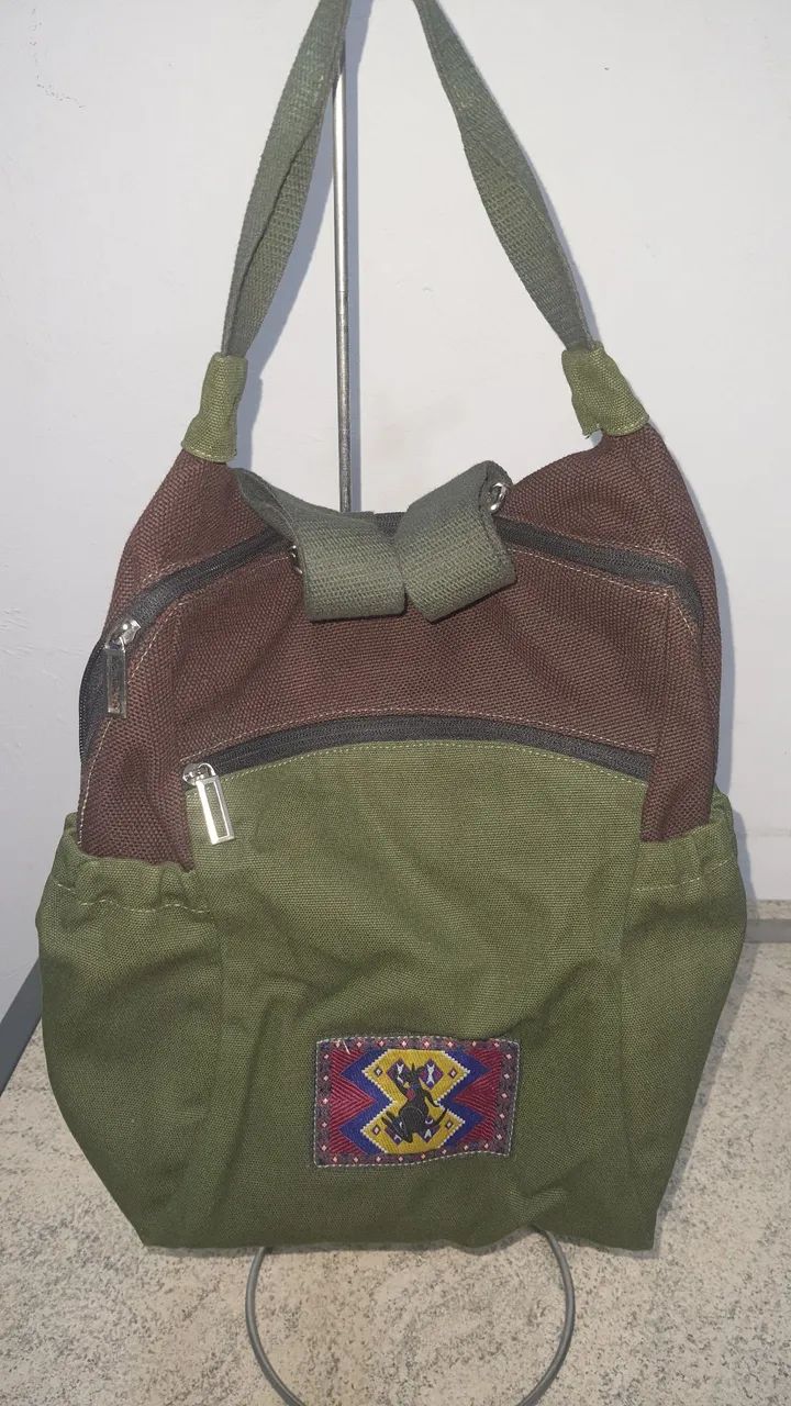 Mochila em lona com alça para mãos 