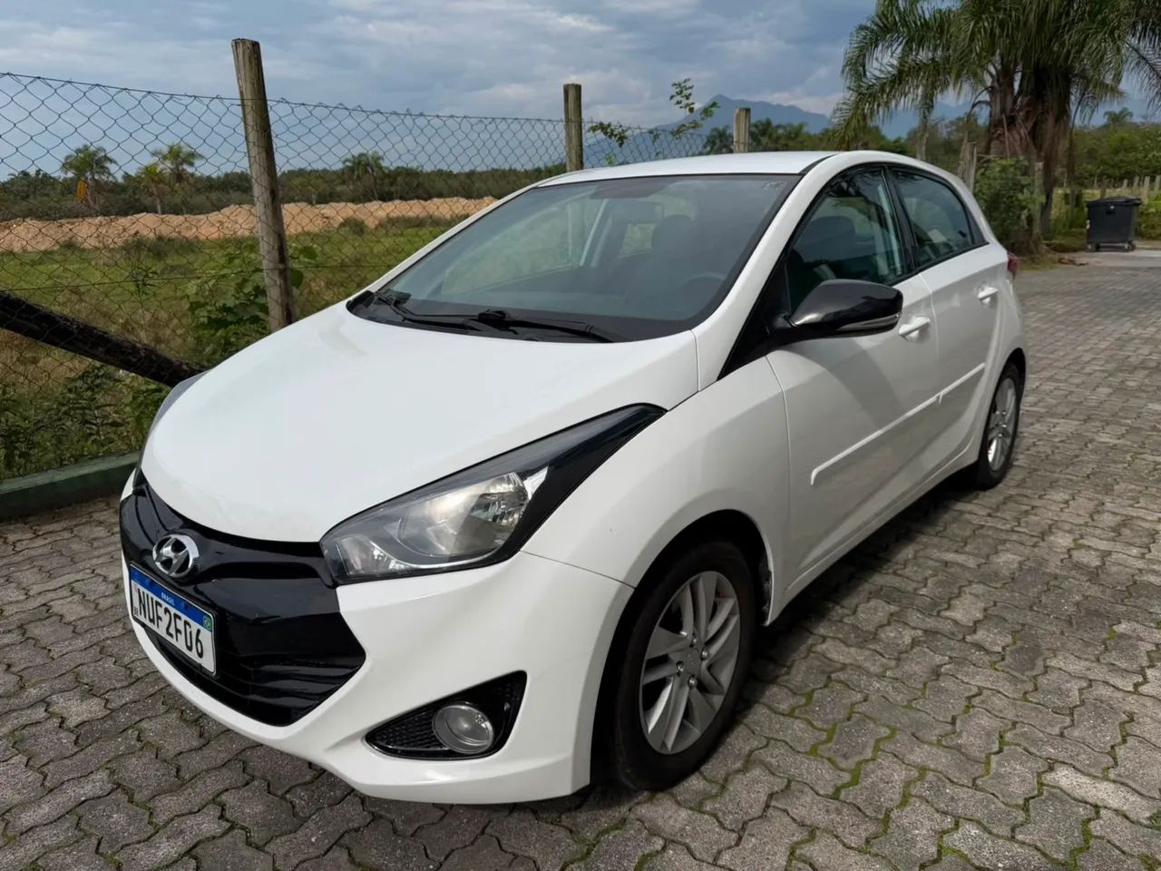 Hyundai HB20 Premium 1.6 Flex 16V Mec. 2014