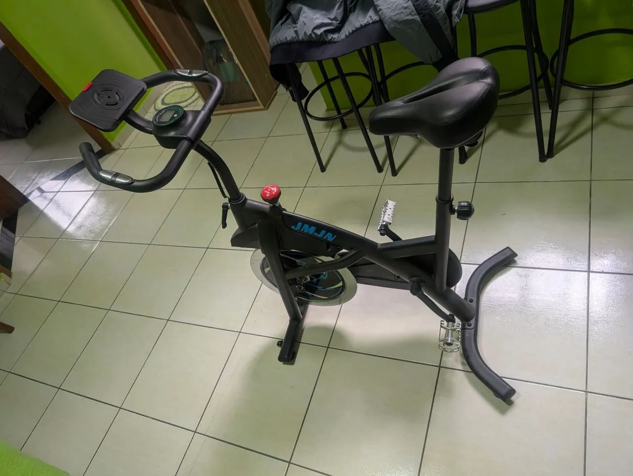 Bicicleta ergométrica, nova, sem uso, muito zerada - Foto 5