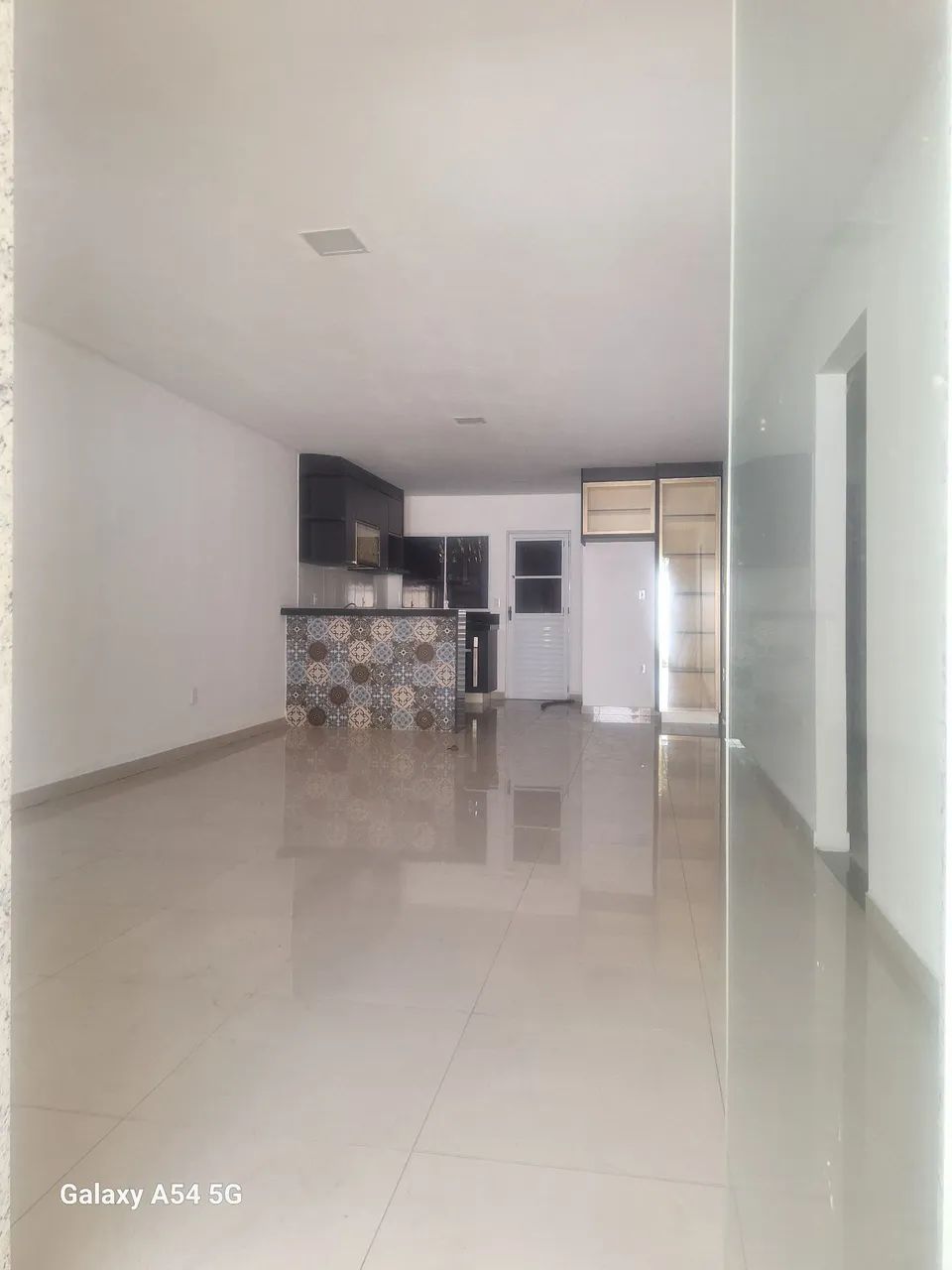 Alugo casa térreo  com quintal  - Foto 3