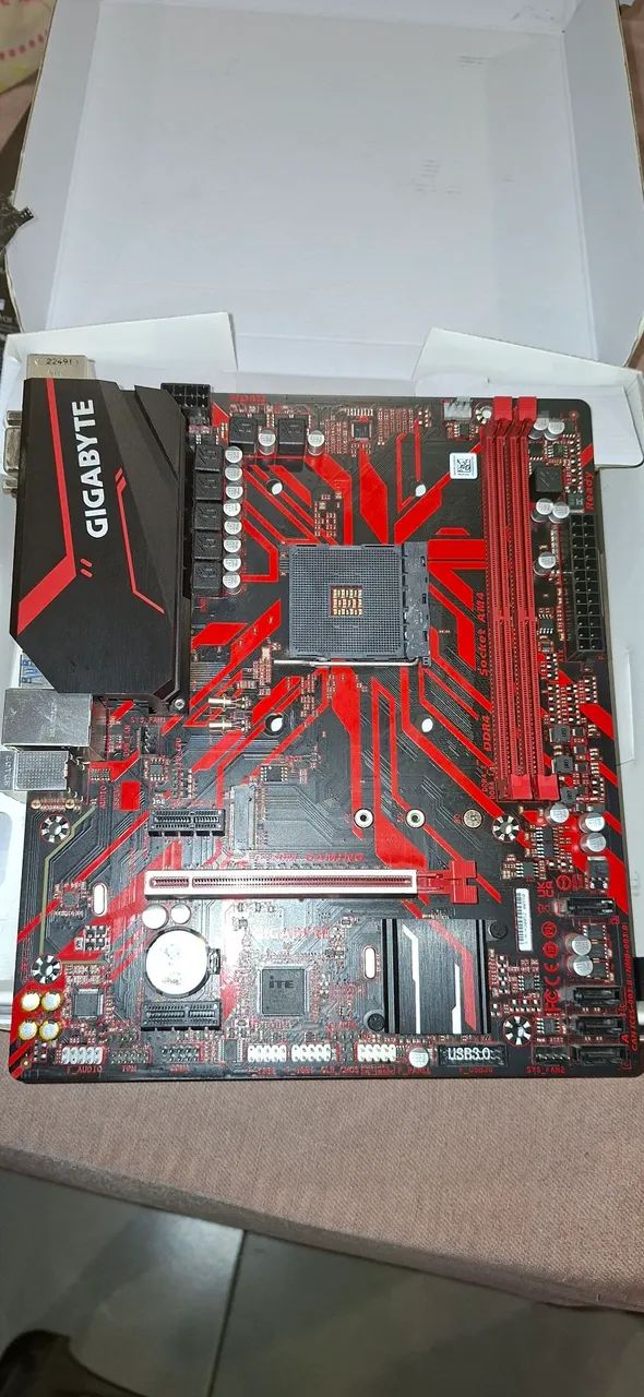 Placa mãe Gamer Gigabyte B450M Gaming AMD - Foto 4