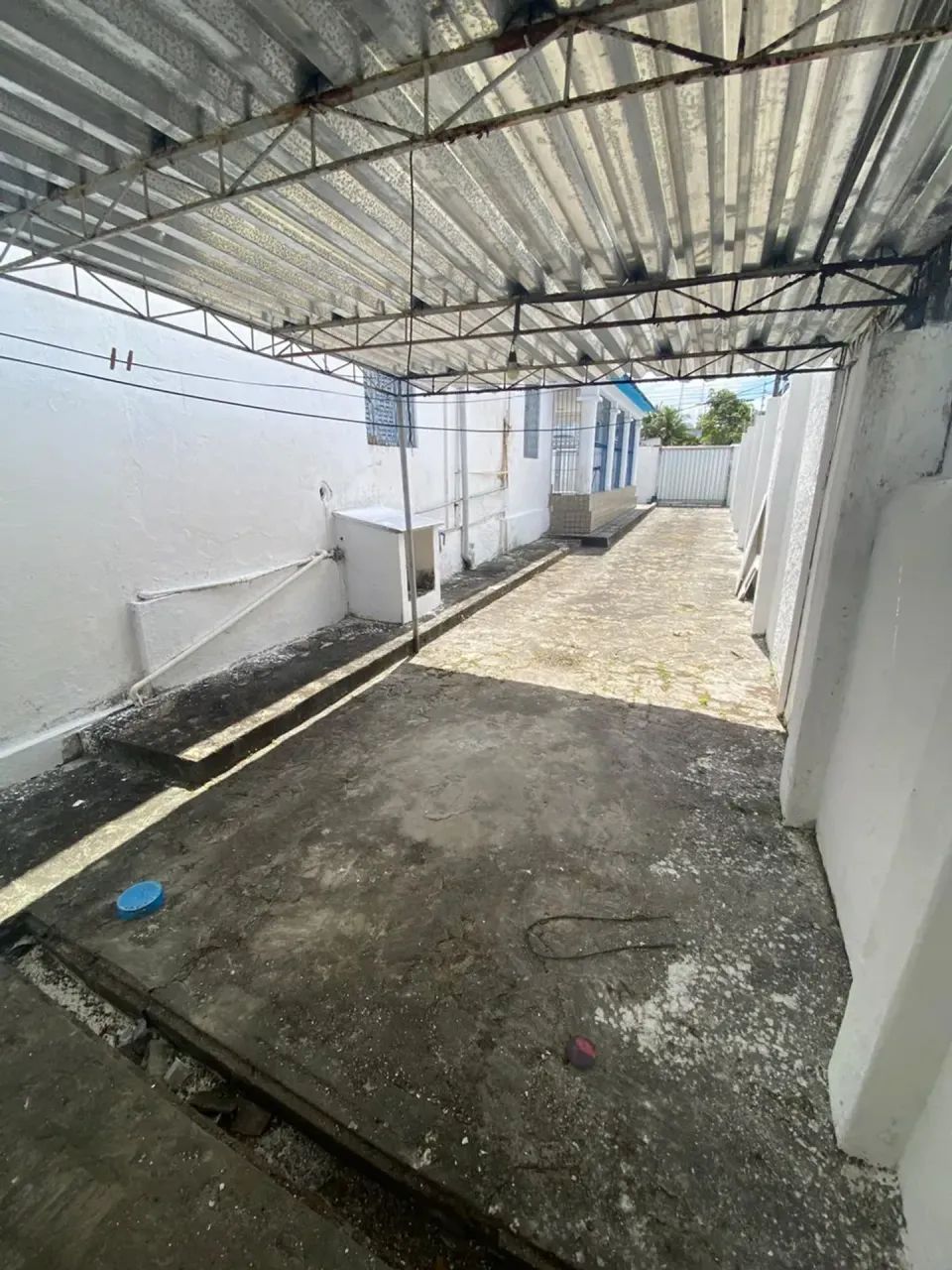 Alugo casa 5 qtos no centro - Foto 5