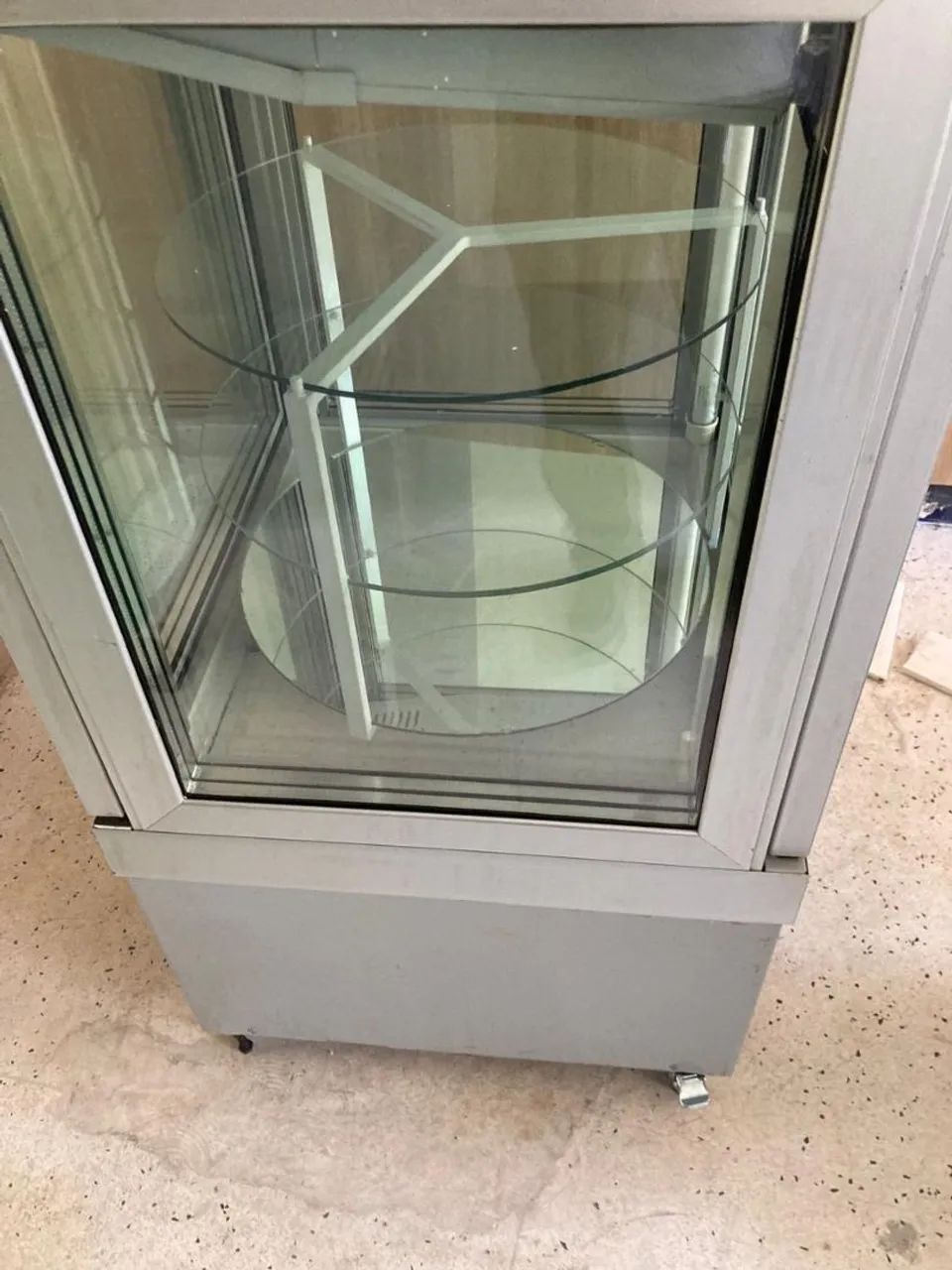 Espositor de bolos chega até -19° - Foto 3