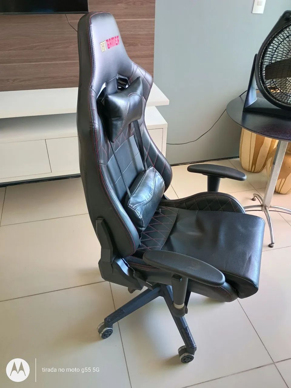 Cadeira GT GAMER, de couro, preta, semi nova - Foto 2