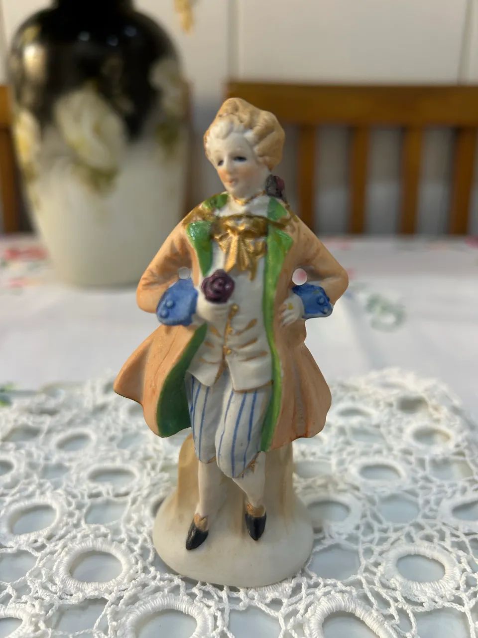 Casal de época em porcelana biscuit   - Foto 3