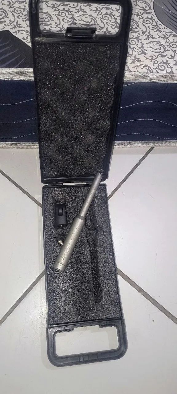 Microfone de alinhamento Behringer 
