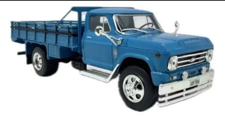 Duas miniaturas caminhão Chevrolet D 60 e C 60  - Foto 5