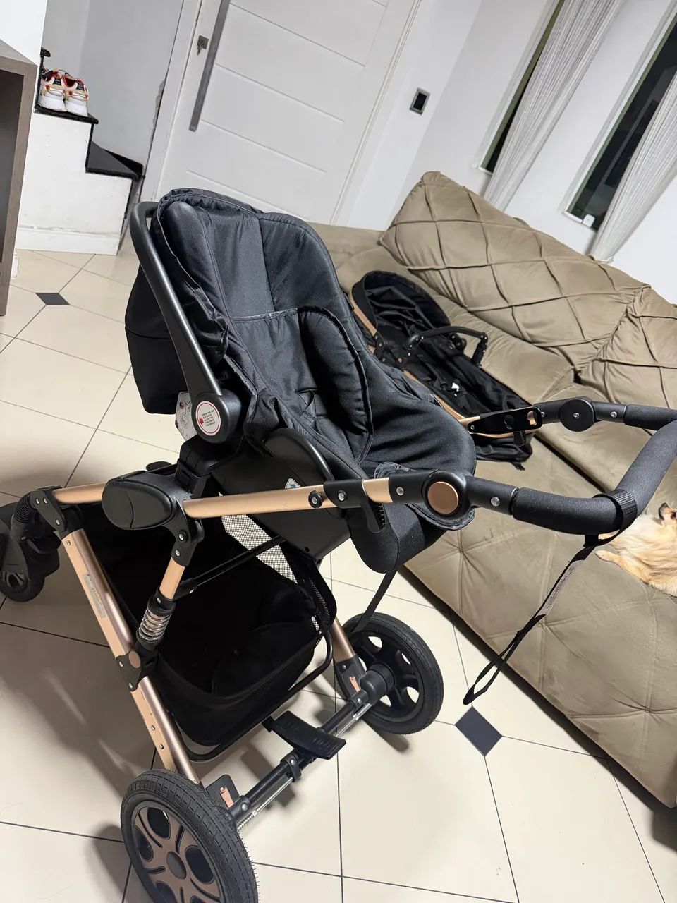Carrinho de bebê europeu / 3 em 1 / Praticamente zerado  - Foto 5
