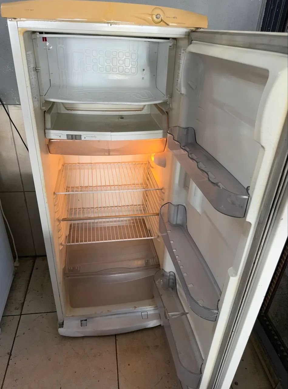 Geladeira cônsul 320 litros usada barata funcionando perfeitamente  - Foto 2