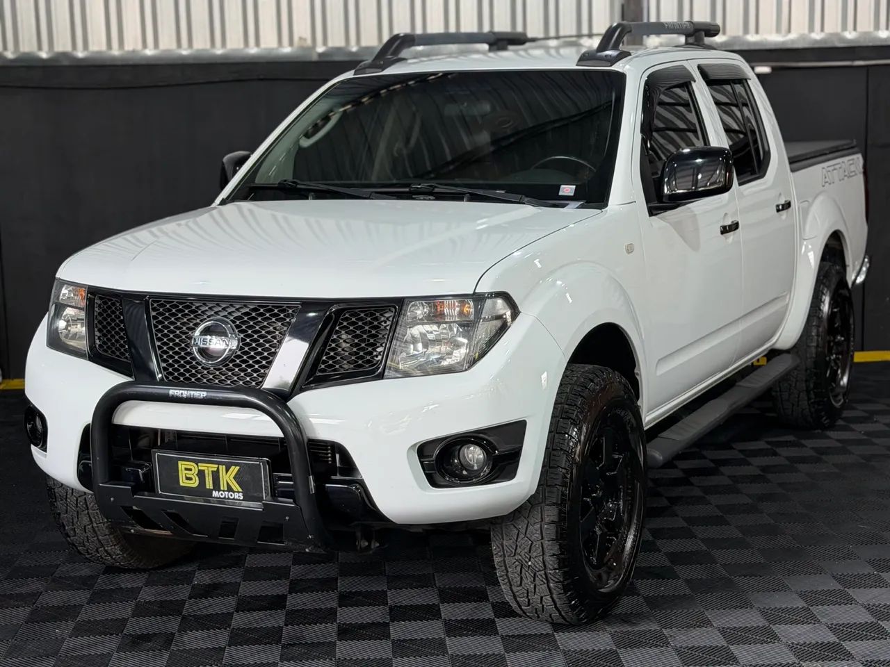 Nissan Frontier Frontier SV AT. CD 4x4 2.5 TB Dies. Aut. 2016