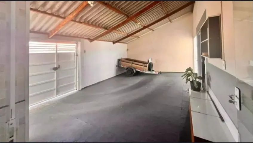 Casa com 2 Quartos e Ótimo Espaço Interno - Foto 4