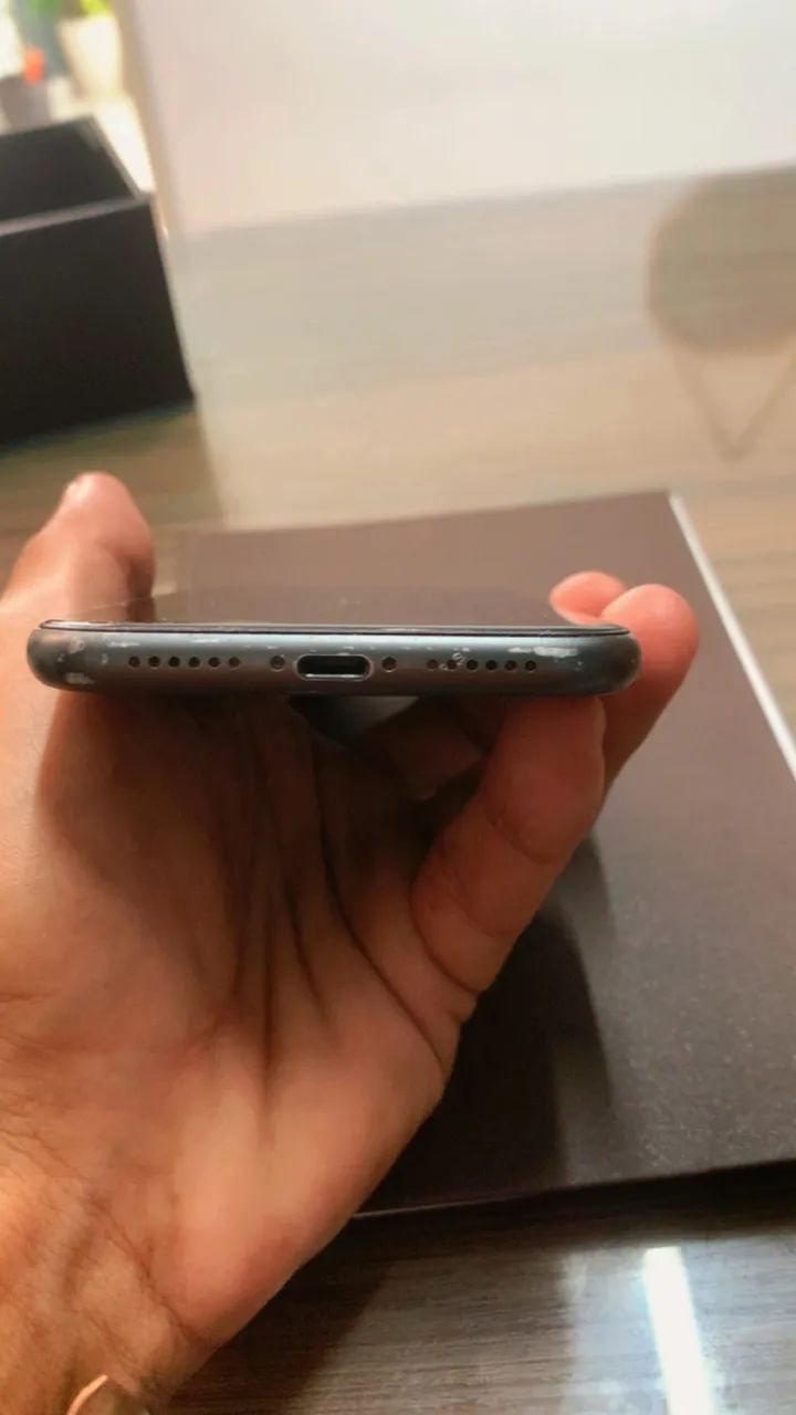 Venda de um iPhone 11 normal semi novo - Foto 3