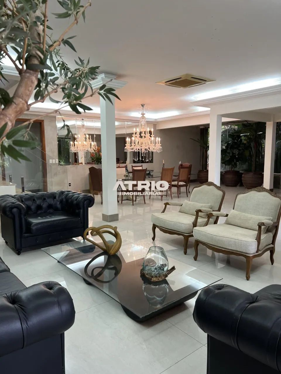 Esplendida Casa no São Pedro com 5 Suítes