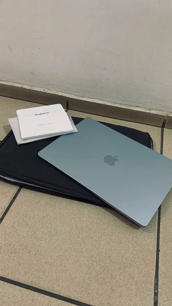 MacBook AIR M5