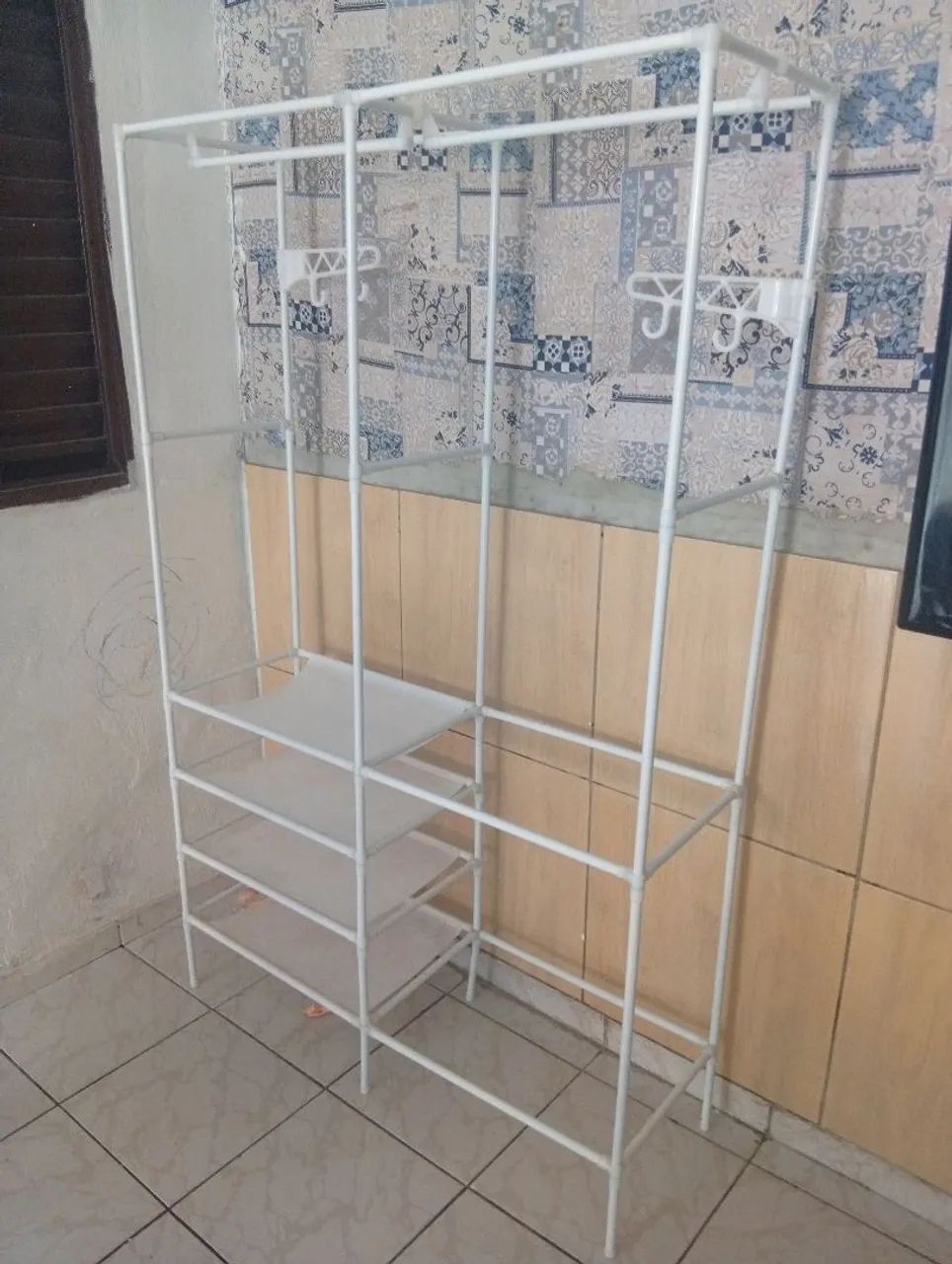 Arara de roupas desmontável 