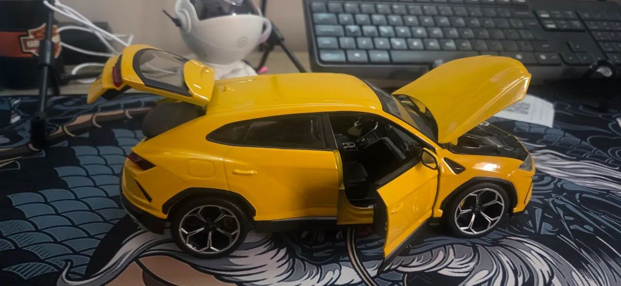 Miniatura Lamborghini Urus burago - Foto 3