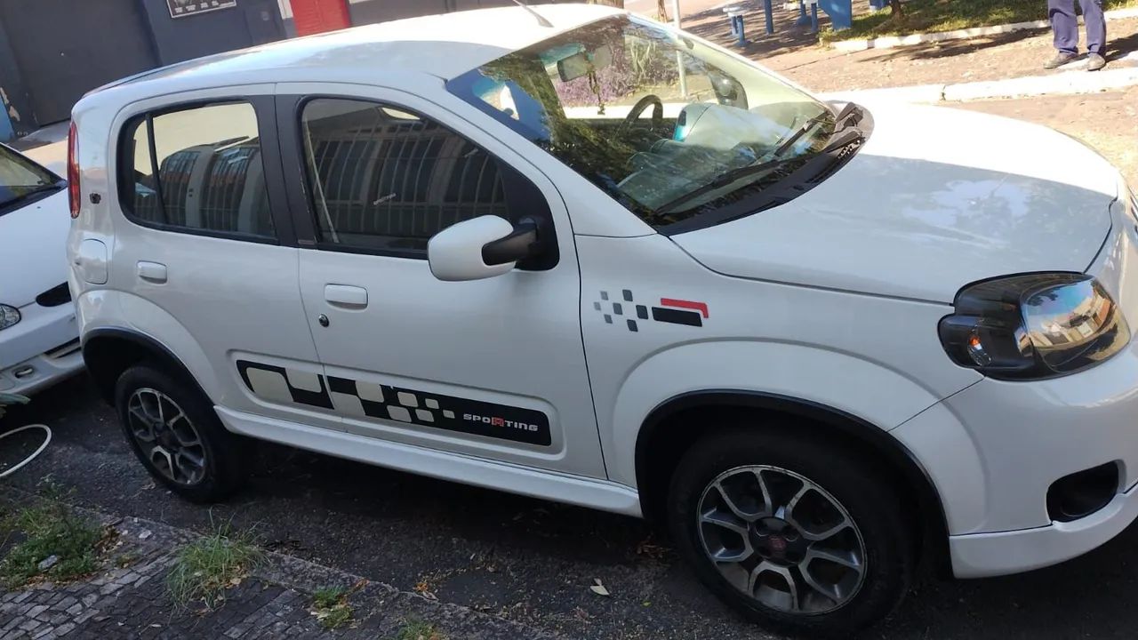 Fiat Uno Sporting 1.4 EVO Fire Flex 8V 4P 2012 - Foto 2