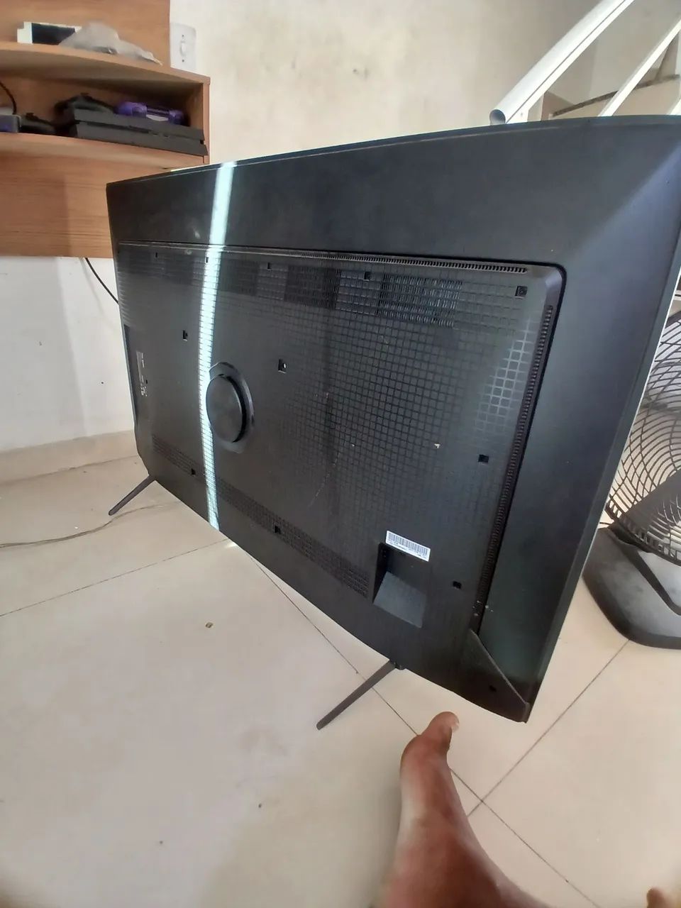 Vendo uma televisão TCL 55 com defeito  - Foto 2
