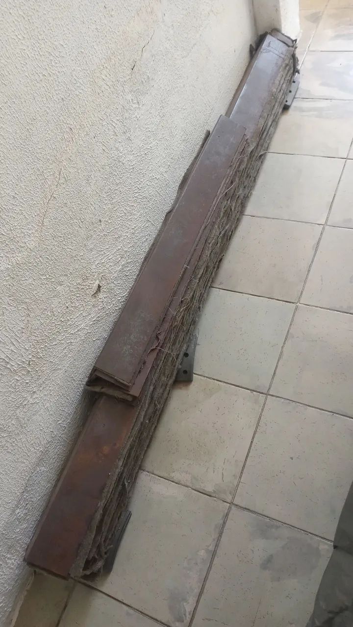 Cantoneiras de ferro65093785918723122